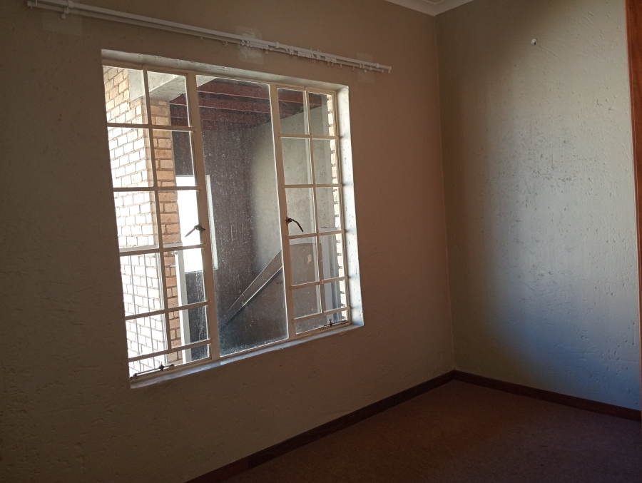 To Let 2 Bedroom Property for Rent in Waterval East North West